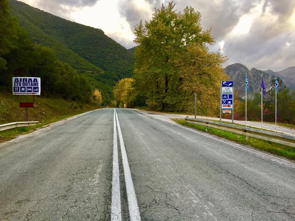 Hotel Dipla Sto Potami Chani Terevou Zewnętrze zdjęcie